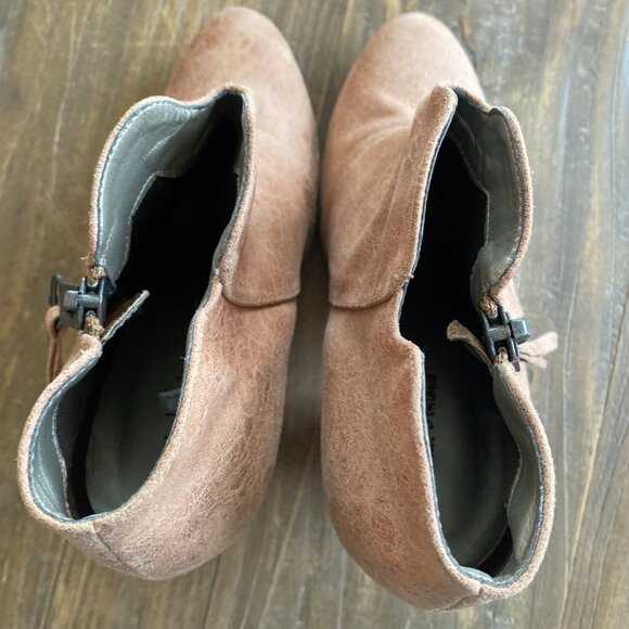 Michael Antonio Suede Ankle Booties Boots Size 10 Side Zip Tan - Picture 3 of 4